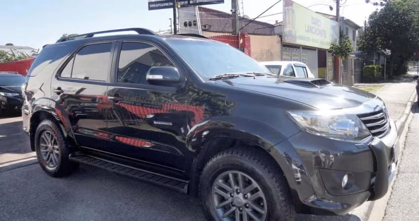 TOYOTA HILUX SW4 SRV 4X4 2014