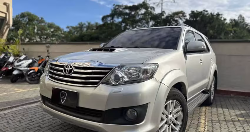 Toyota Hilux sw4 2015 3.0 srv 4x4 7 lugares 16v turbo intercooler diesel 4p automático