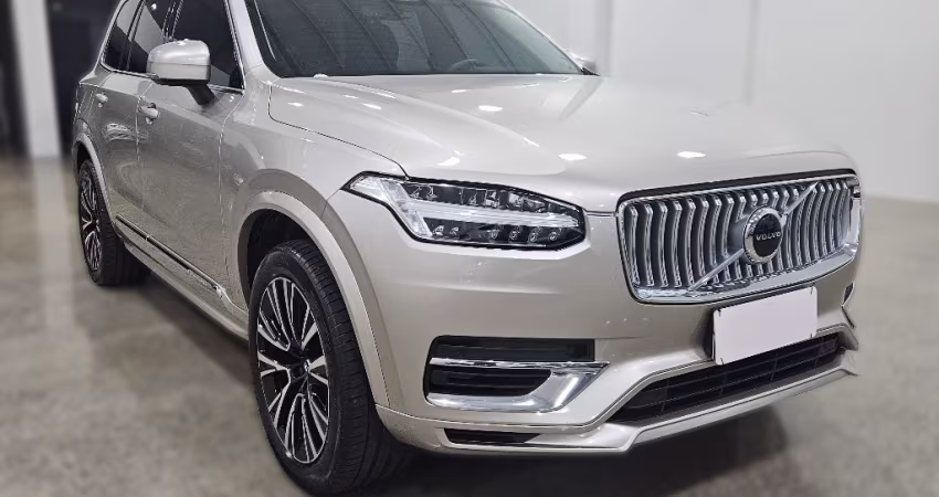Volvo XC90 T8 Plus Recharge 2023 2.0 Não há comparativo, venha conferir