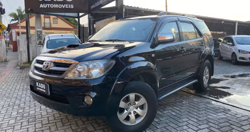 Toyota Hilux SW4 SRV D4-D 4x4 3.0 TDI Dies. Aut