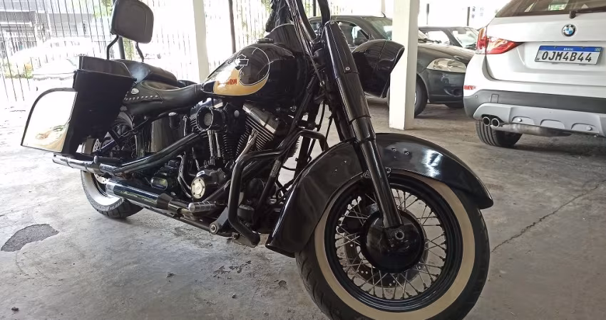 Harley Davidson Heritage Softtail Classic 1584c - Ótimo estado, com baús rígidos