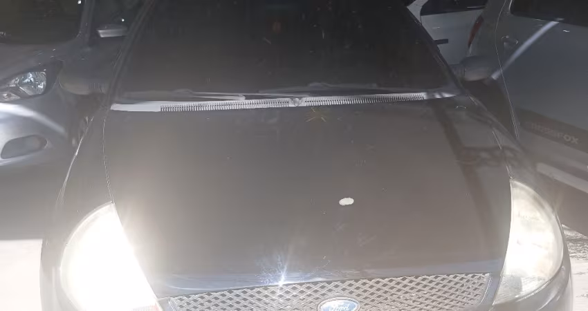 Carro bem econômico 1.0 zetec rocam