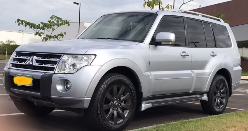 MITSUBISHI PAJERO FULL à venda.