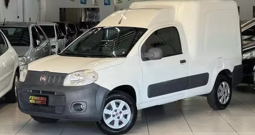  Veículo adaptado como ambulância — ideal para transporte médico com conforto e eficiência!