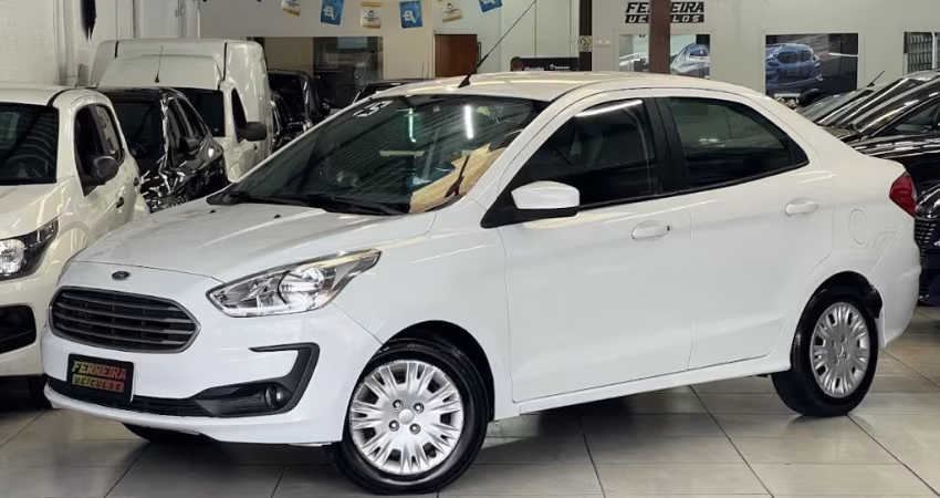  Sedan compacto, com ótimo espaço interno e excelente economia para o dia a dia!