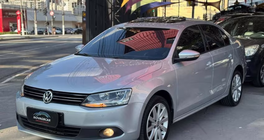 Volkswagen Jetta Comfortline 2.0 T.Flex 8V 4p Tipt.  - Prata - 2013/2014