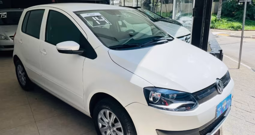 Volkswagen Fox 1.0 TEC BlueMotion (Flex) 4p 2014