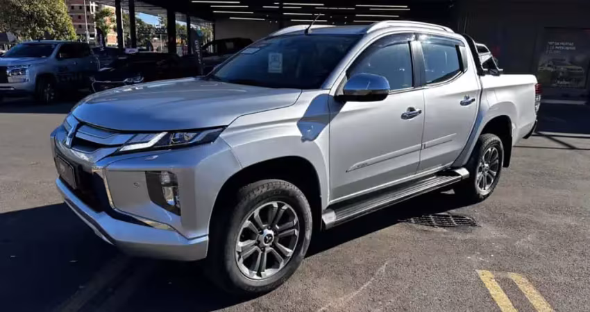 Mitsubishi L200 TRITON 2.4 16V TURBO DIESEL SPORT HPE-S CD 4P 4X4 AUTOMÁTICO