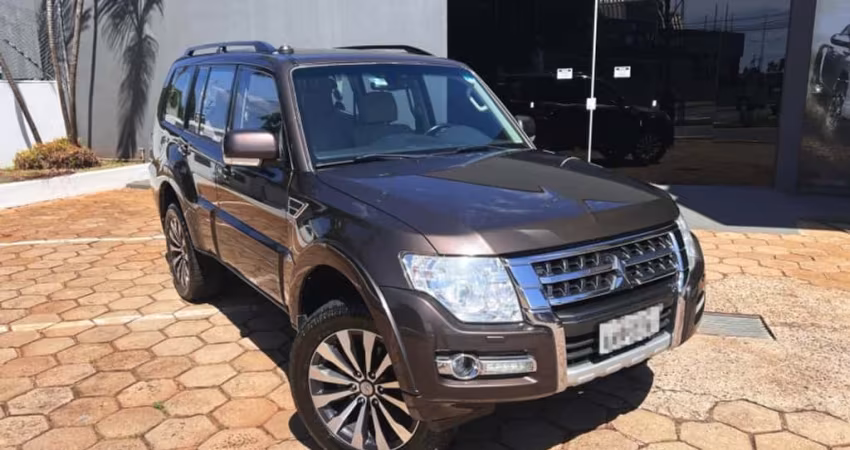 Mitsubishi PAJERO FULL 3.2 HPE 4X4 16V TURBO INTERCOOLER DIESEL 4P AUTOMÁTICO