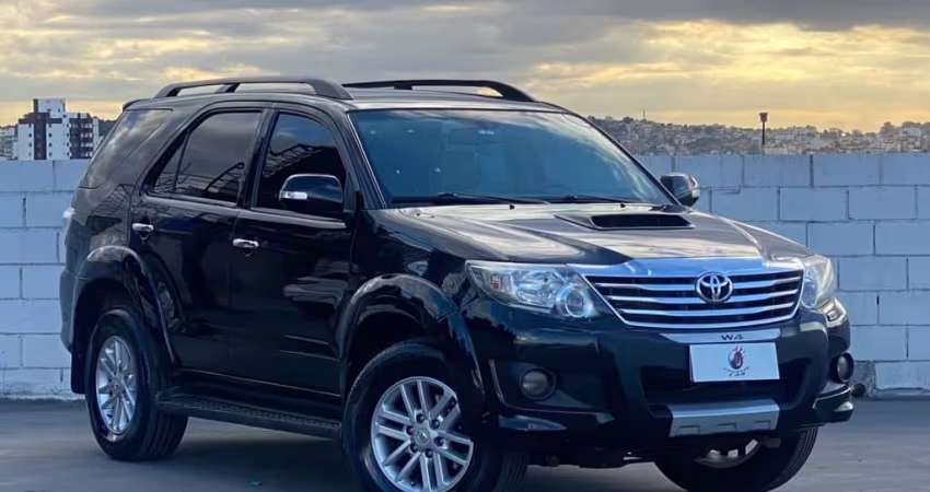 Toyota Hilux sw4 2014 3.0 srv 4x4 7 lugares 16v turbo intercooler diesel 4p automático