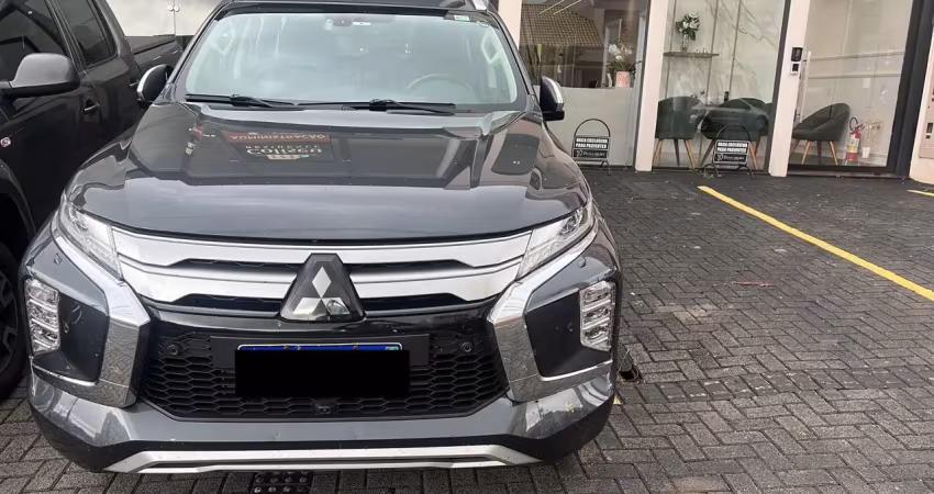 ? OPORTUNIDADE ÚNICA! Pajero Sport HPE-S Impecável - Apenas 34.600 km! 