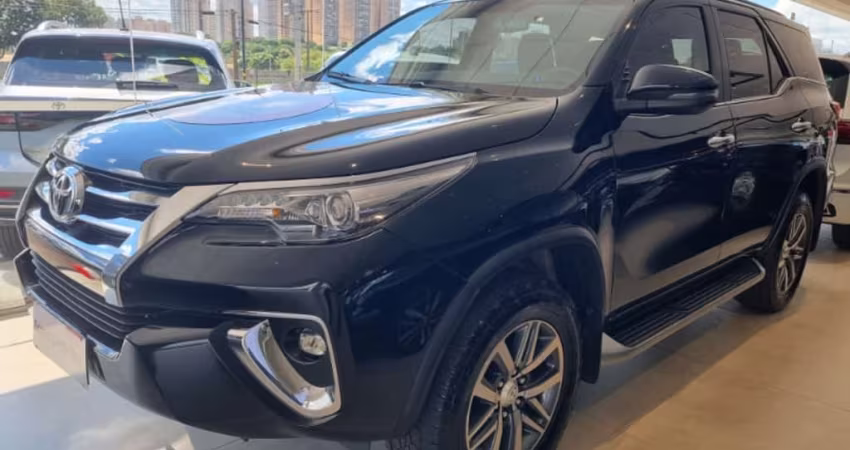 TOYOTA HILUX SW4 2.8 SRX DIAMOND 4X4 TURBO