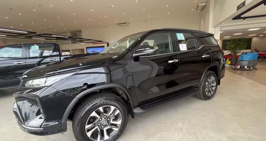 TOYOTA HILUX SW4 2.8 SRX PLATINUM TURBO 4X4 4P