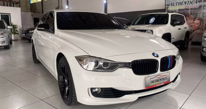 BMW 320i activ - Branca - 2013/2014