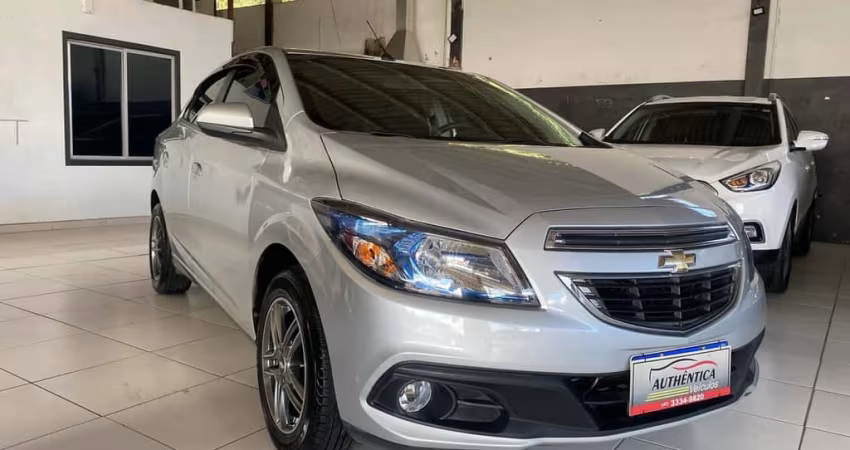 Chevrolet Prisma Sed. LT 1.4 8V FlexPower 4p  - Prata - 2013/2013