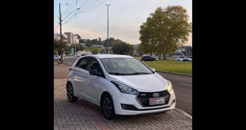 Hyundai HB20 R spec 1.6 Flex 16V Mec.  - Branca - 2016/2017