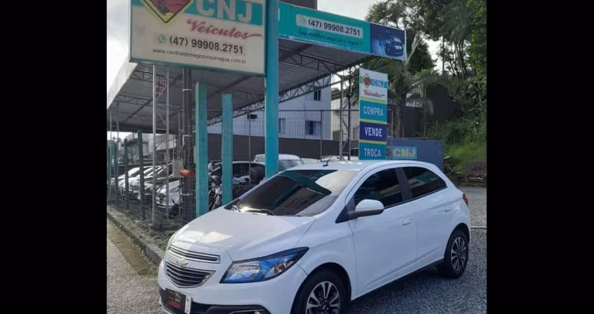 Chevrolet Onix ONIX HATCH LTZ 1.4 8V FlexPower 5p Mec. - Branca - 2015/2015