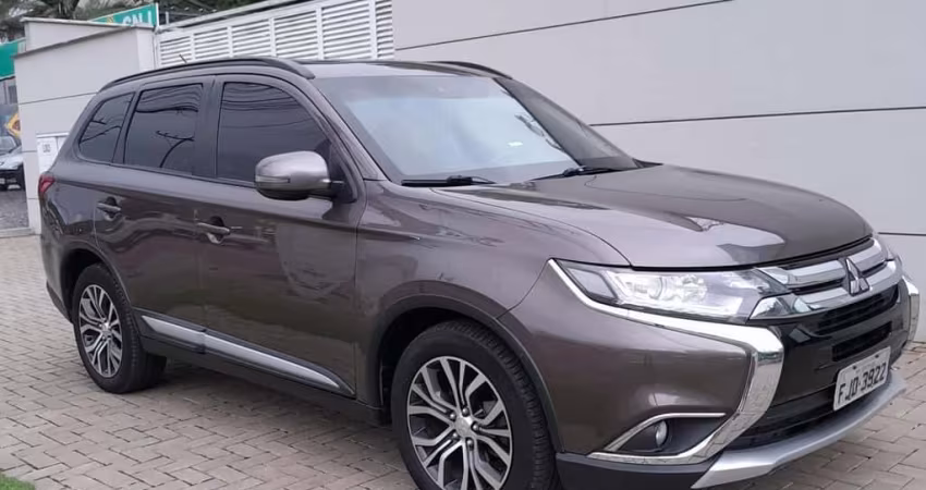 Mitsubishi Outlander  2.0 COMFORT 16V 4P  - Marrom - 2015/2016
