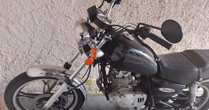 Moto intruder 125 cc em bom estado! ANO 2010-  APENAS 48.700 RODADOS
