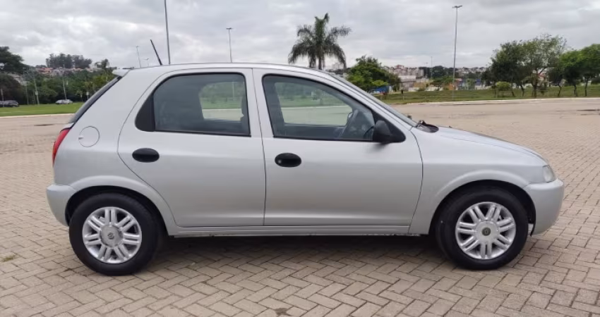CHEVROLET CELTA SPIRIT  1.0 MPFI 8V  COR PRATA  2004MarcaGM - CHEVROL