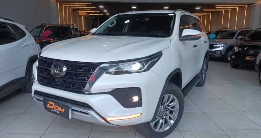 Hilux SW4 2.8 16V 4P SRX 4X4 7 LUGARES TURBO DIESEL AUTOMÁTICO