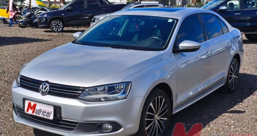 Volkswagen JETTA Highline 2.0 TSI 16V 4p Tiptronic