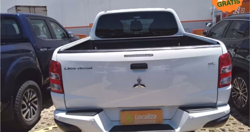 Mitsubishi L200 triton 2023 2.4 16v turbo diesel gl cd 4x4 manual