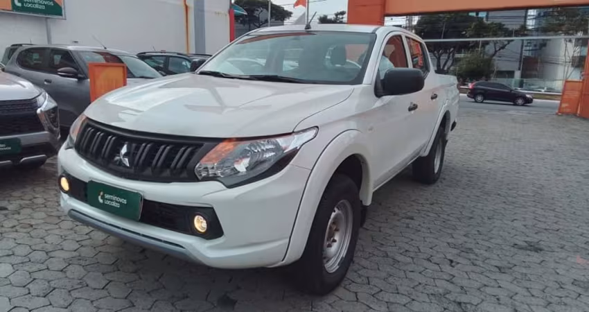 Mitsubishi L200 triton 2023 2.4 16v turbo diesel gl cd 4x4 manual