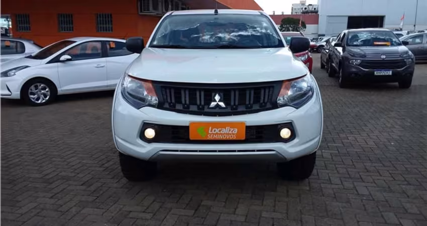 Mitsubishi L200 triton 2023 2.4 16v turbo diesel gl cd 4x4 manual
