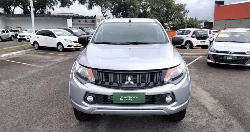 Mitsubishi L200 triton 2023 2.4 16v turbo diesel gl cd 4x4 manual