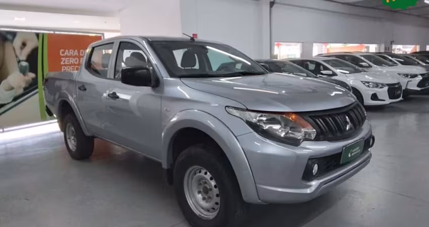 Mitsubishi L200 triton 2023 2.4 16v turbo diesel gl cd 4x4 manual