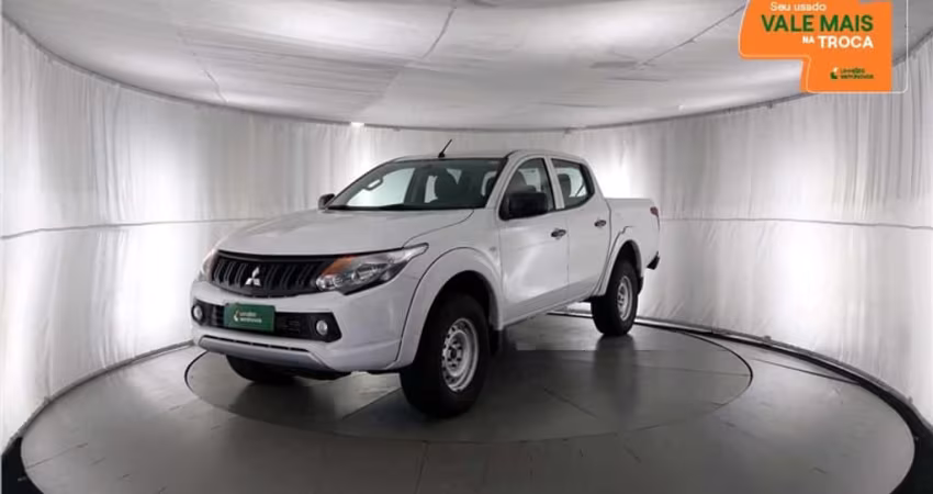 Mitsubishi L200 triton 2023 2.4 16v turbo diesel gl cd 4x4 manual