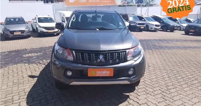 Mitsubishi L200 triton 2023 2.4 16v turbo diesel gl cd 4x4 manual