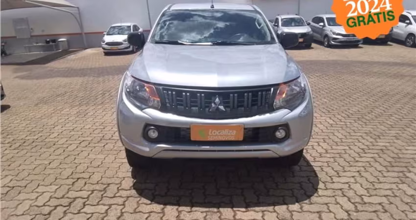 Mitsubishi L200 triton 2023 2.4 16v turbo diesel gl cd 4x4 manual