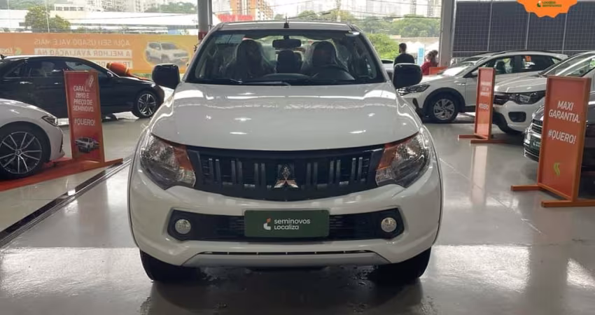 Mitsubishi L200 triton 2023 2.4 16v turbo diesel gl cd 4x4 manual