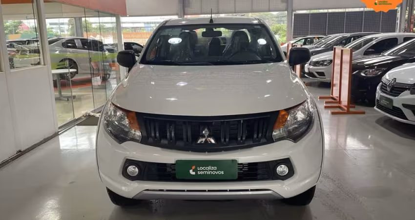 Mitsubishi L200 triton 2023 2.4 16v turbo diesel gl cd 4x4 manual