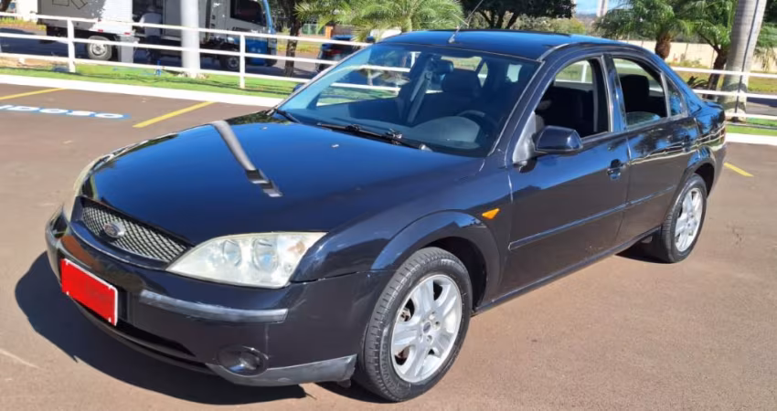 Mondeo Ghia Automático