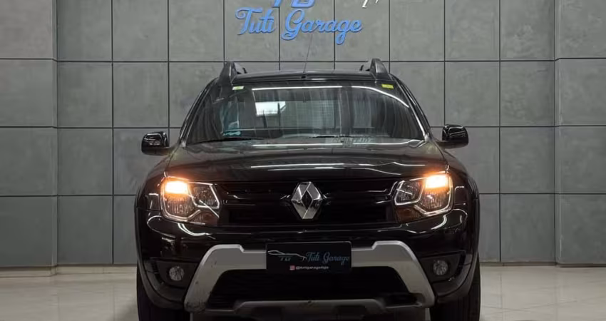 Renault Duster 20 D 4X2A - Preta - 2015/2016
