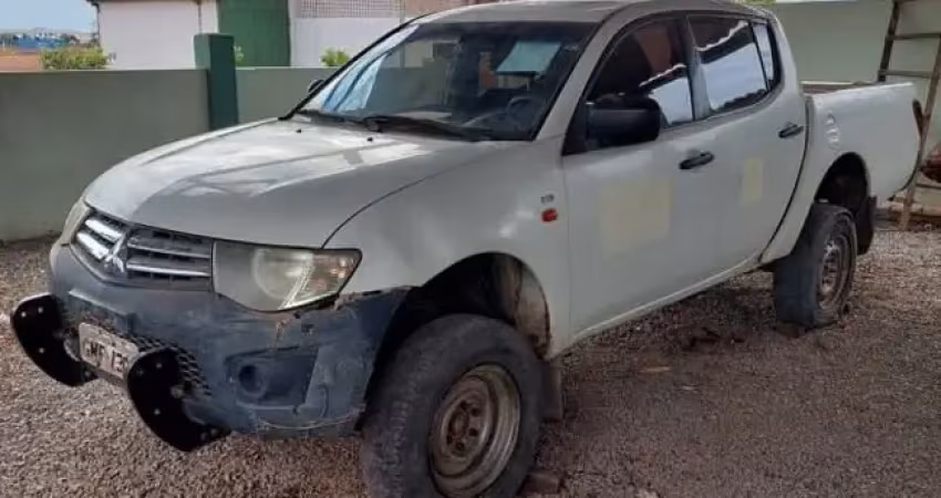 L200 Triton 3.2 D MITSUBISHI , Chapada Gaúcha - MG