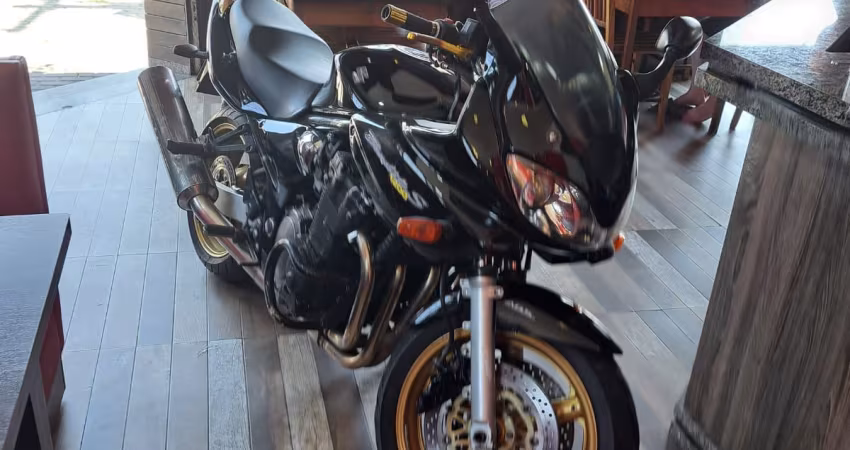 Vendo BANDIT 1200 2006 muito conservada, joia rara, é pegar e viajar