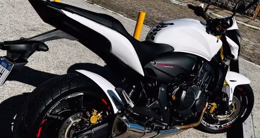 Hornet 600, modelo 2013, freios ABS de fábrica, Pneus novos - DOC 25 PG