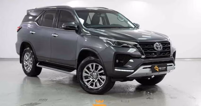Toyota Hilux sw4 2021 2.8 d-4d turbo diesel srx 7l 4x4 automático