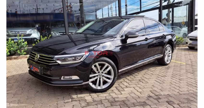 Volkswagen Passat Highline 2.0 TSI 220cv Tip.  - Preta - 2018/2019