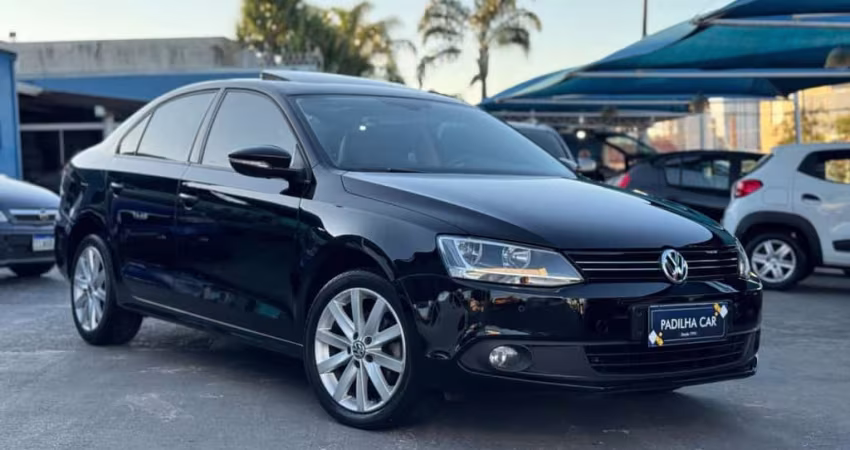 VOLKSWAGEN Jetta 2.0 4P FLEX CONFORTLINE AUTOMÁTICO