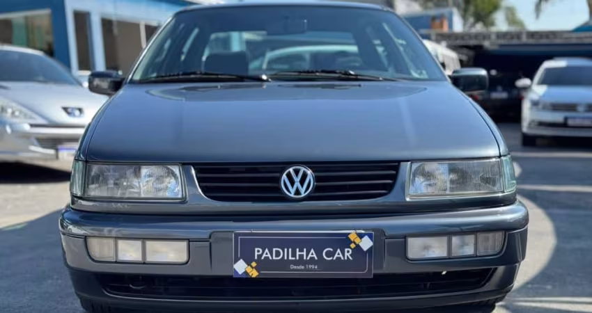 VOLKSWAGEN Passat 2.0 4P GL