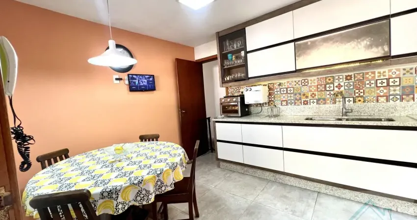 Que tal morar em uma casa com muito espaço, lazer e segurança 24h,  próxima do park shopping,  jacarepaguá?