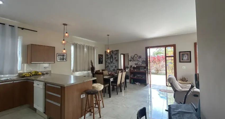 Casa térrea no condomínio residencial chácaras união – rio das pedras/sp