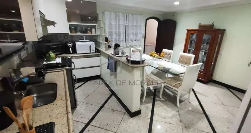 Excelente Casa - 650m² - 3 Quartos, 2 Suítes, Psicina, Sauna, Churrasqueira, Terraço Coberto, 3 Vag