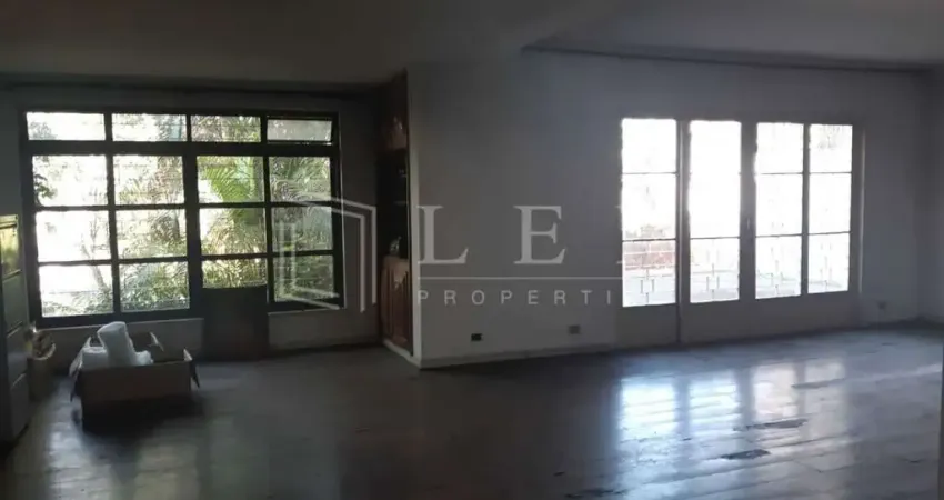 Casa com 4 quartos à venda na Rua Valença, --, Sumaré, São Paulo