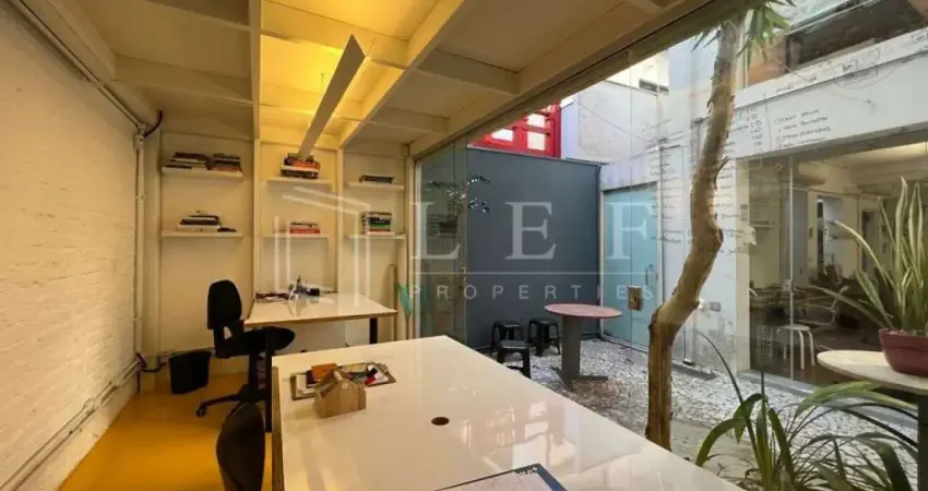 Prédio à venda na Rua Apinajés, --, Perdizes, São Paulo